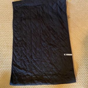 Like new lululemon quilted vinyasa scarf
